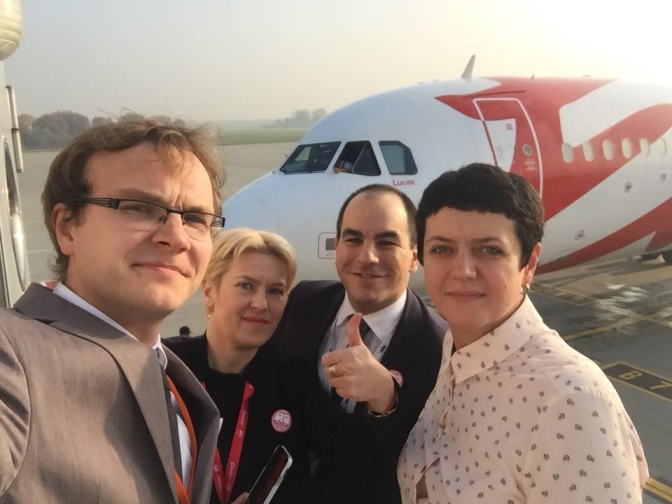 Пакуй валізи: до Львова прилетів перший літак з Мілана фото