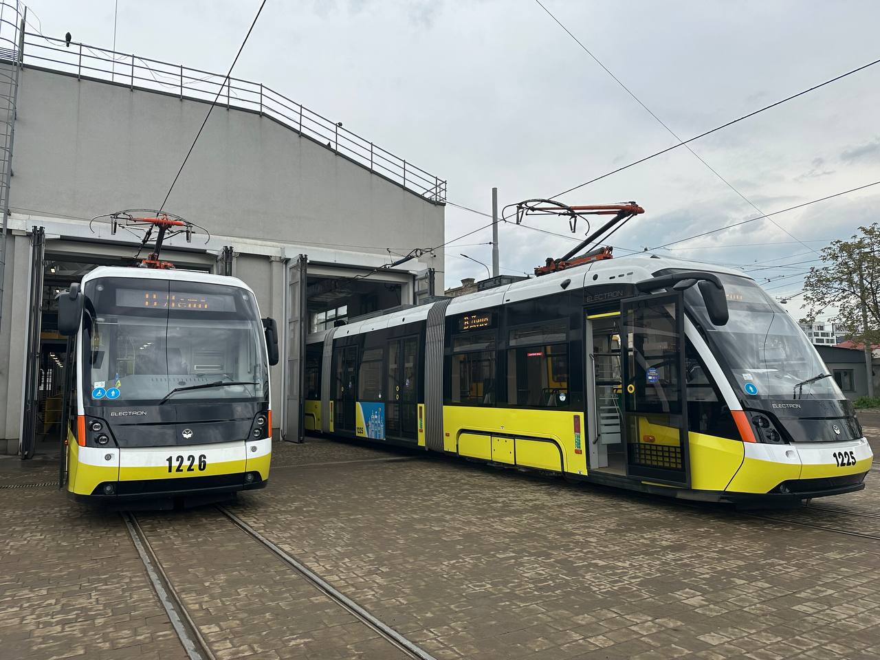 У Львові запустили на маршрут десятий низькопідлоговий трамвай «Електрон»