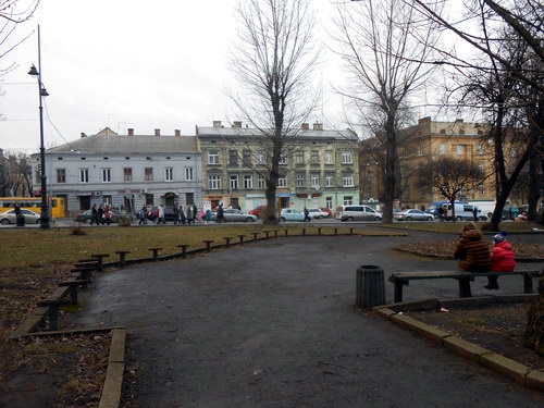 У  Львові  облаштування території навколо цирку спровокувало скандал фото