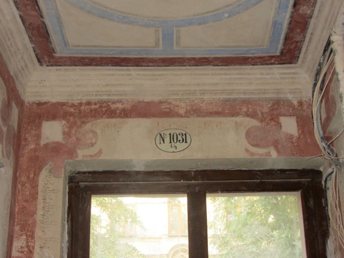 Під час реконструкції будинку у Львові знайшли старовинний розпис (фото) фото 1