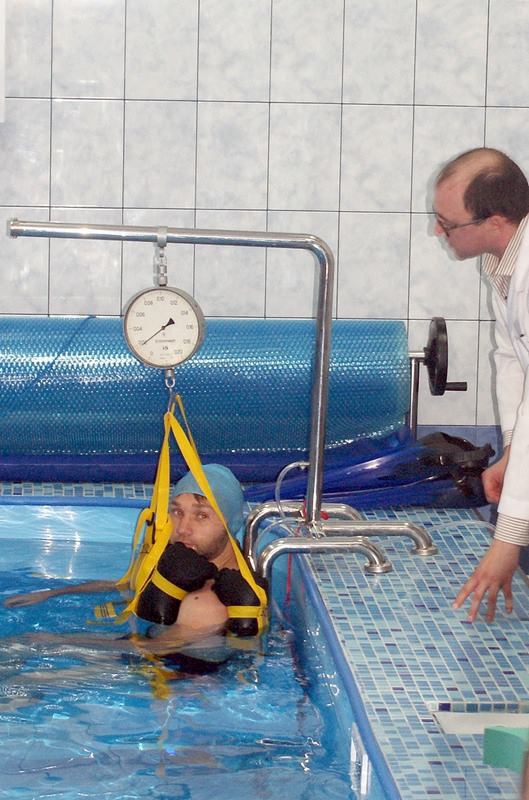 У Львові відкрили унікальний кабінет-басейн для лікування хребта (Фото) фото 4