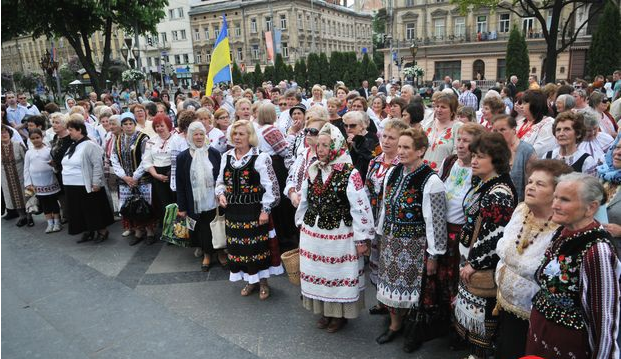 У Львові до Дня матері відбулася святкова хода у вишиванках (фото) фото 4