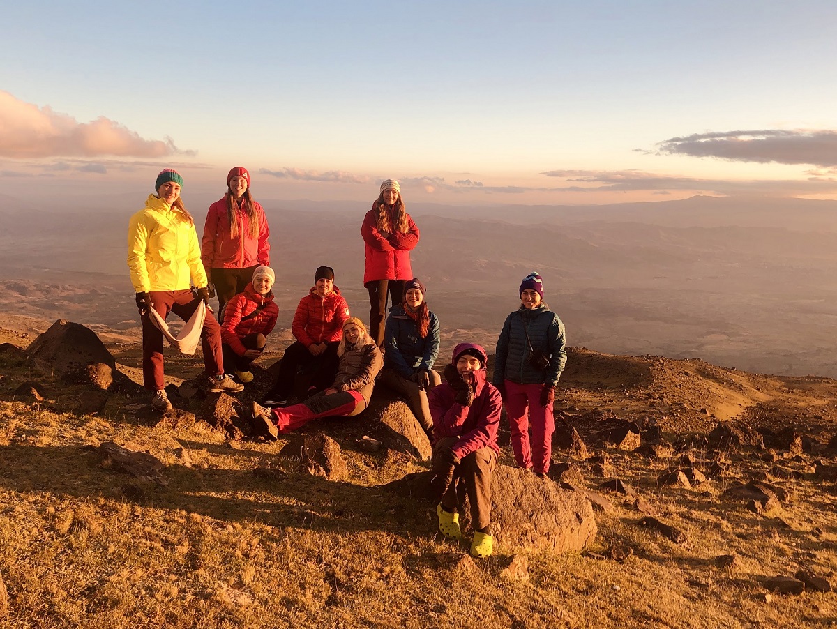 «Бунтарки» на вулкані. Як готується до сходження перша українська жіноча експедиція