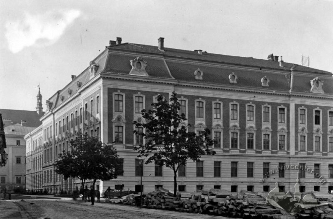 Якими були школи Львова у радянські часи: раритетні фото фото