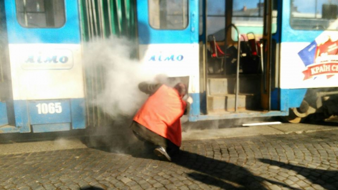 У Львові знову трамвай загорівся під час руху (фото) фото