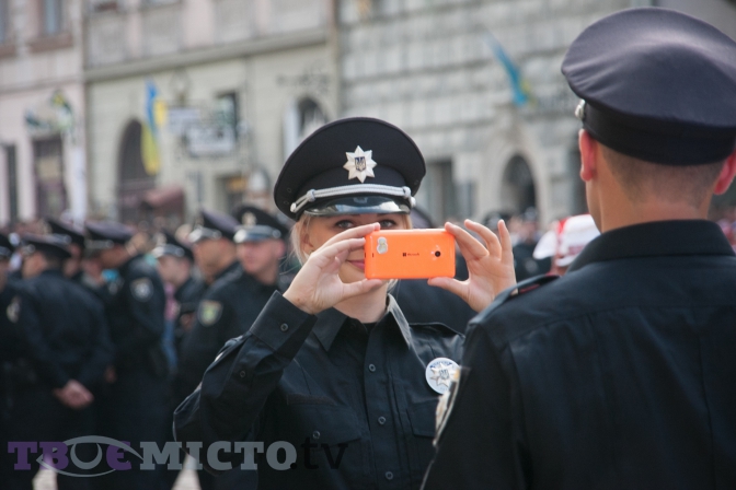 ТОП-10 фото із урочистої присяги нових поліцейських Львова фото