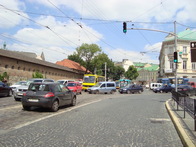 Рух транспорту в центрі Львова чекають радикальні зміни: перелік фото 3