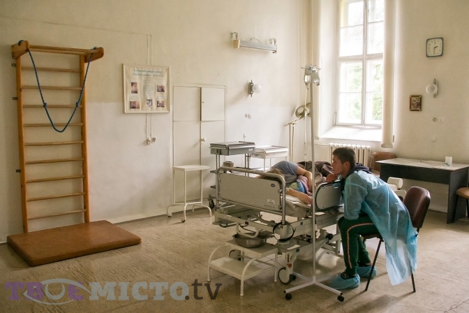 В яких умовах львів'янки народжують дітей: родові, палати (Фото) фото 16