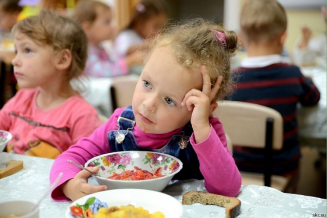 Без цукру, без хліба немає обіду. Як змінити меню у львівських школах
