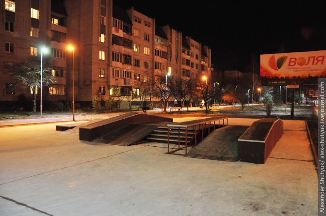 У львівському сквері завершили скейт-парк: є де відпочити з дітьми (фото) фото