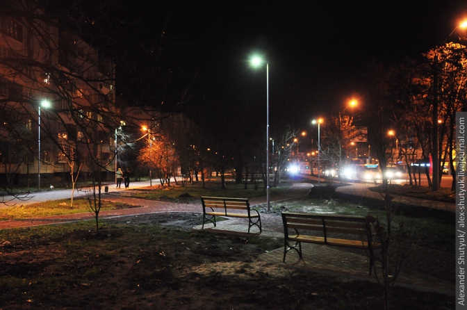 У львівському сквері завершили скейт-парк: є де відпочити з дітьми (фото) фото 2