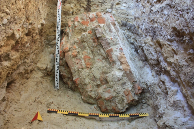 Фотофакт: у Львові археологи знайшли фрагмент Високого замку фото