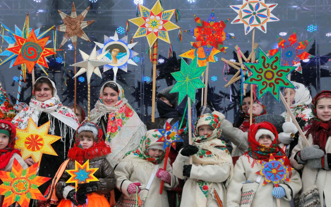 «Змінилося би все». Чи зможуть українці святкувати Різдво 25 грудня