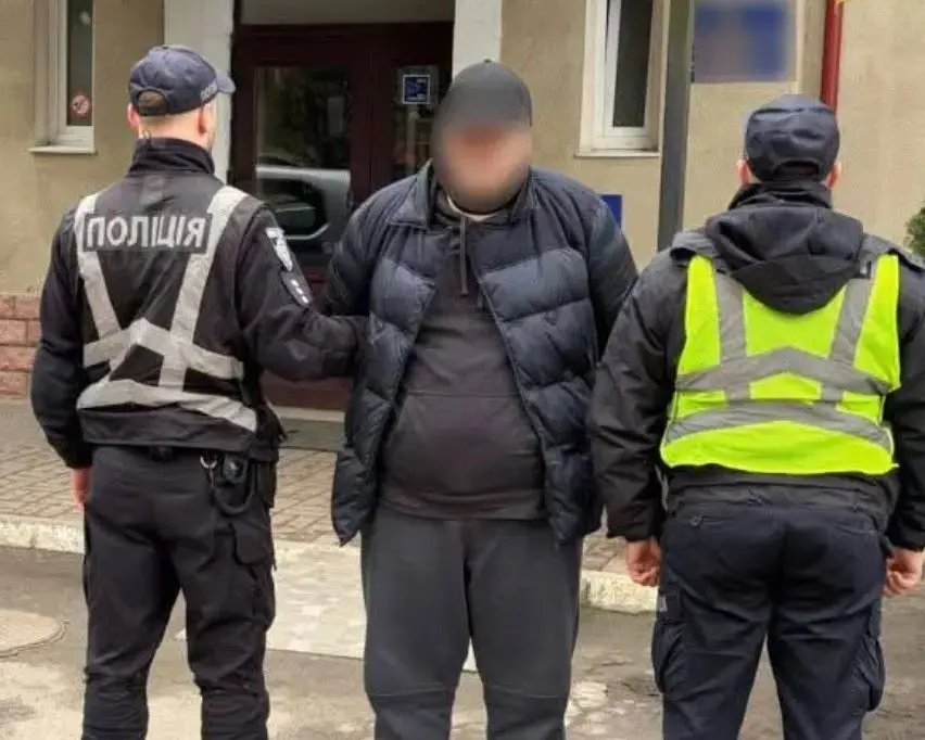 Фото: нападник на військовослужбовця ТЦК/поліція Львівщини