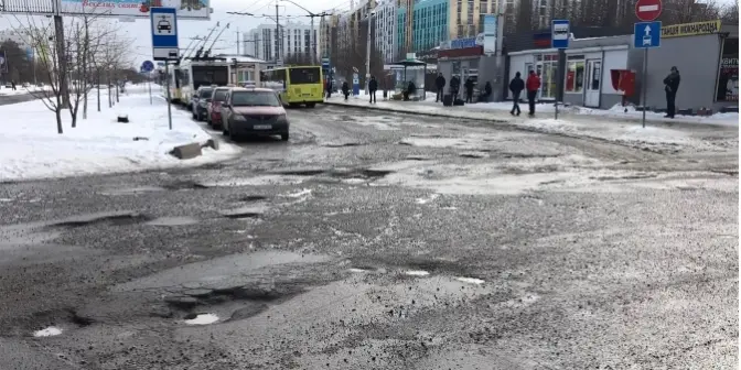 У Львові сьогодні лататимуть ями на вулицях