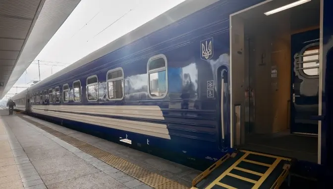 Крюківський вагонобудівний завод виготовив і поставив «Укрзалізниці» останні 15 зі 100 пасажирських вагонів