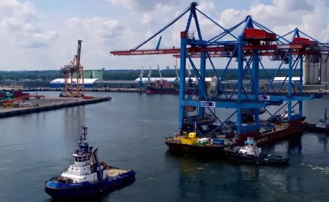 Кілька європейських країн закрили свої порти для російських суден