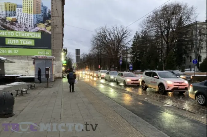 Сьогодні для проїзду транспорту відкриють вулицю Степана Бандери