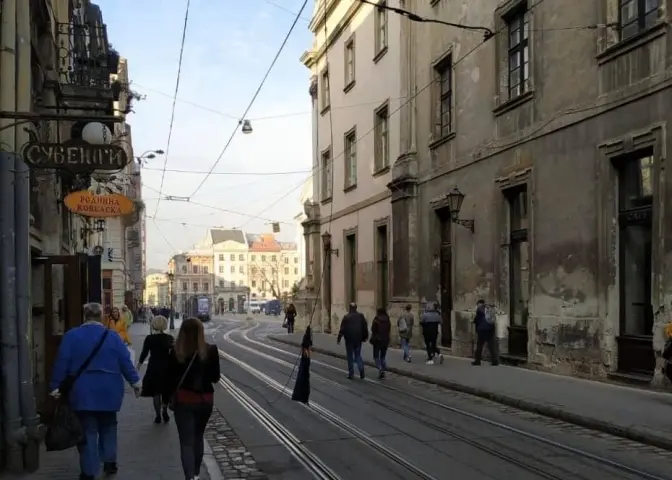 Ситуація на дорогах Львова. На площі Ринок затор із трамваїв