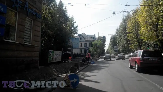 Ситуація на дорогах Львова: перекрито поворот на вулицю Залізняка з Героїв УПА. Фото