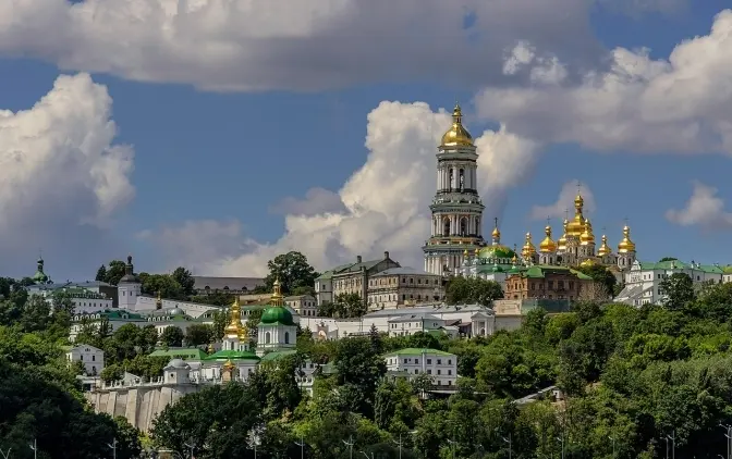 Стратегічний план для Києво-Печерської лаври та на Львівщині затримали рекетирів. Підсумки доби