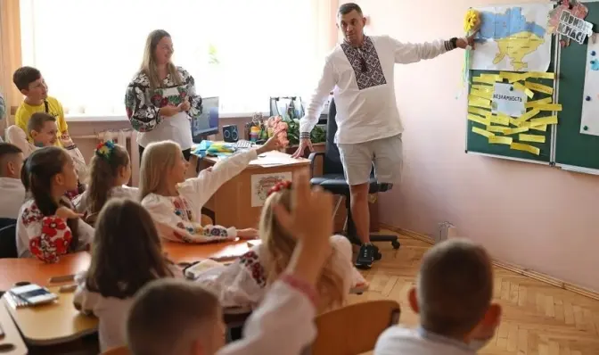 У Львові перший урок у школярів провів військовий, що втратив ногу