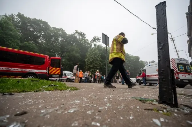 Внаслідок ракетної атаки на Львів пошкоджено комунальні заклади, де перебували діти
