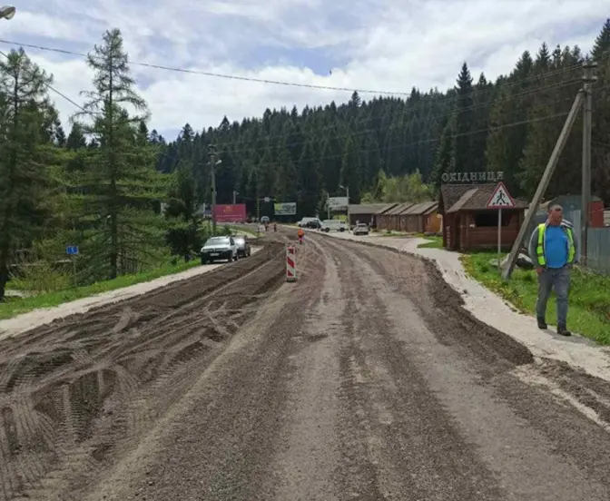 Між Східницею і Бориславом ремонтують дорогу. Фото