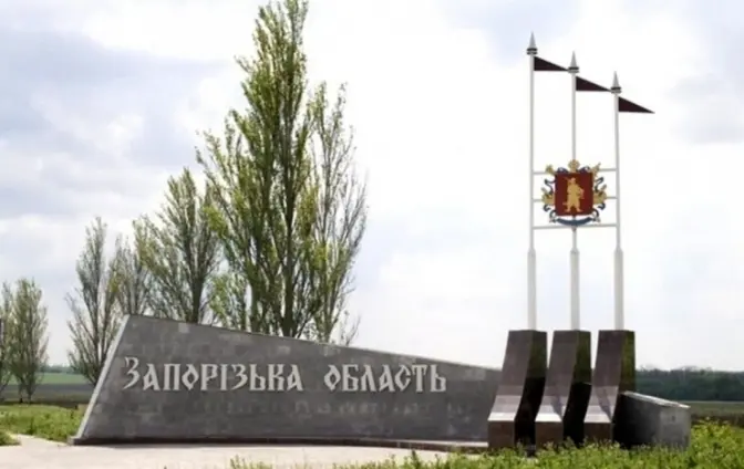 Росіяни завозять піарників і шукають масовку під «референдум» у Запорізькій області