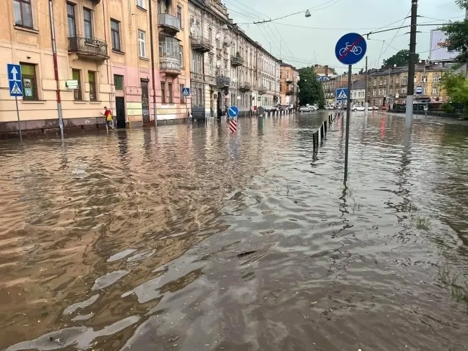 «Гарячих» періодів у Львові буде все більше». Що не так із реакцією міста на наслідки кліматичних змін