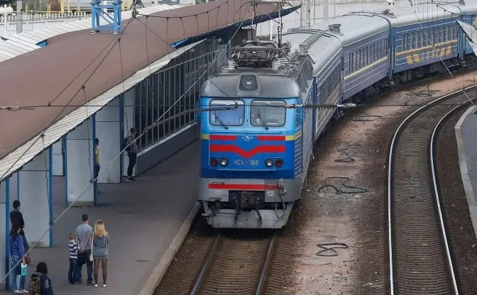 13-річного юнака, який катався на даху поїзда у Львові, вдарило струмом