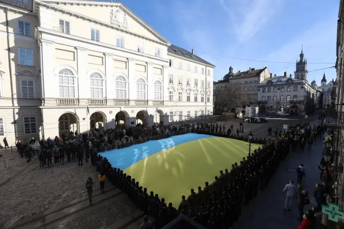 У Львові військові урочисто виконали Гімн України. Фото, відео