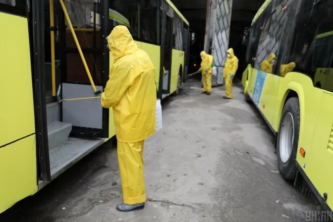 Нові обмеження у Львові та гроші для Коломойського. Головне за ніч і минулу добу