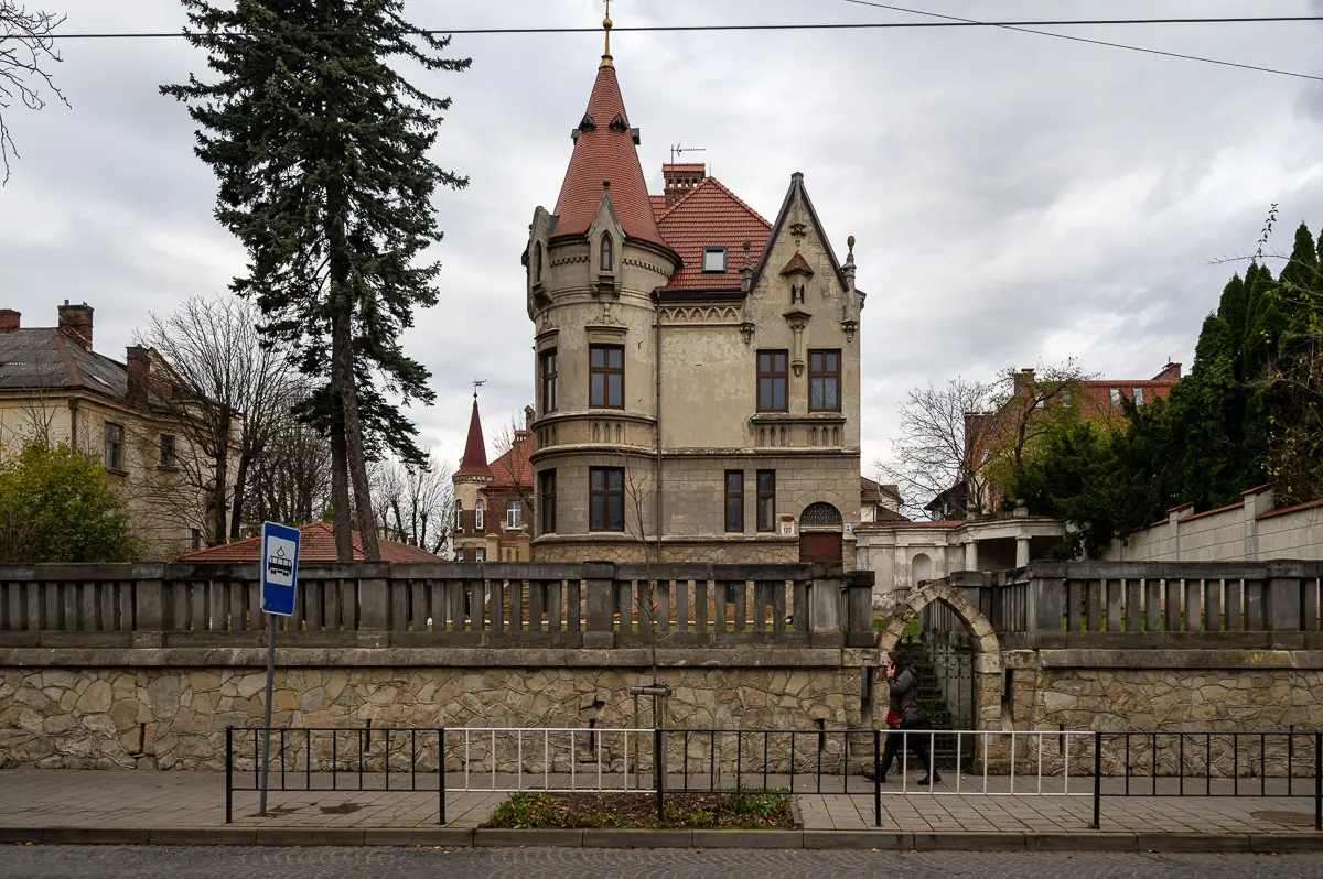 Щодо стародавньої вілли на Коновальця у Львові все ще не уклали охоронний договір