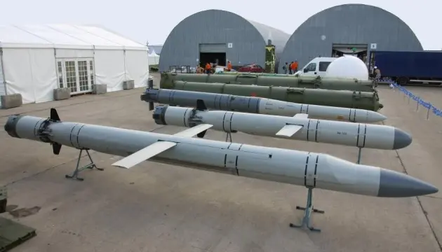 рф тримає напоготові у Чорному морі 24 ракети «Калібр»