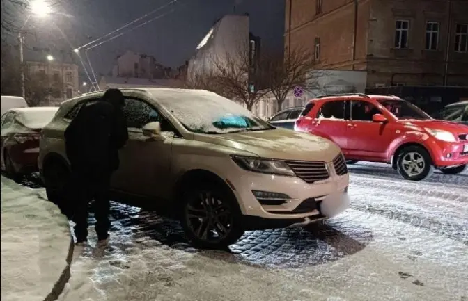 У Львові назвали вулиці з найбільшою кількістю порушень правил паркування у 2025 році