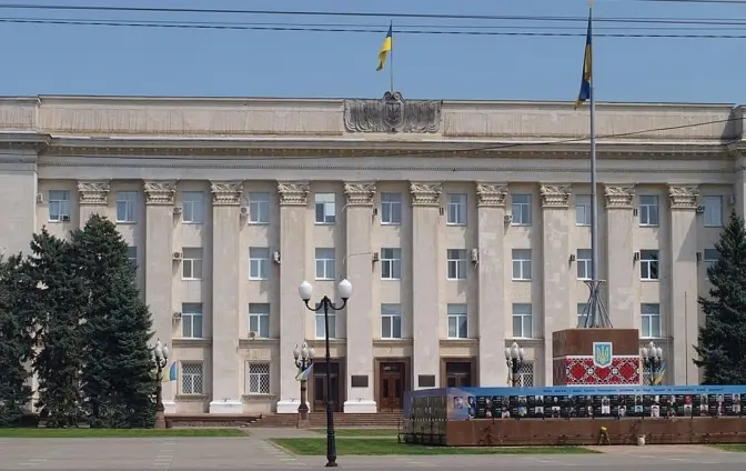 У Херсоні російські окупанти захопили будівлю міськради