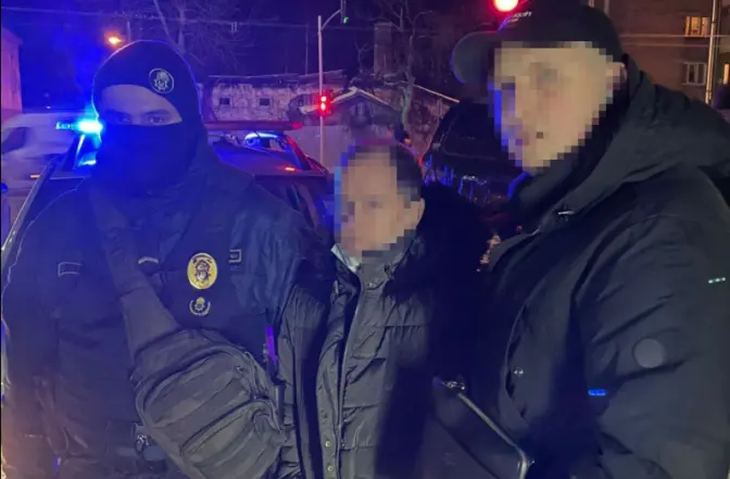 У Львові затримали чоловіка, який намагався розбестити школярку