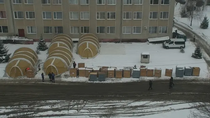 На Прикарпатті розгорнули мобільний госпіталь для хворих на Covid-19. Фотофакт
