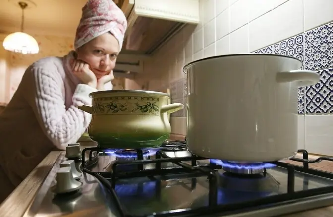 У центрі Києва до кінця липня відключать гарячу воду. Перелік вулиць