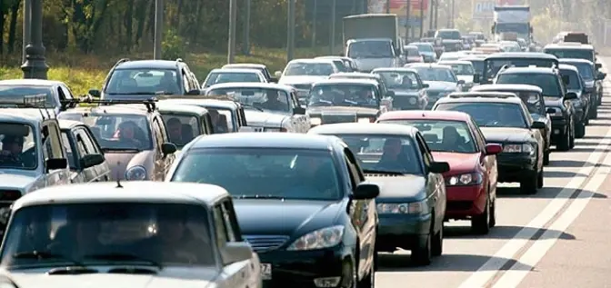 Ситуація на дорогах Львова: на вул. Кульпарківській затори та ДТП