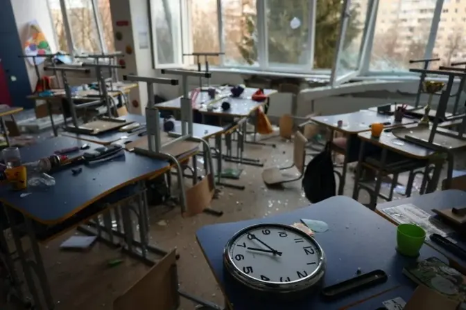 Скільки шкіл у Львові пошкодили ракети росіян та чи витримає влучання гребля Київської ГЕС. Підсумки доби