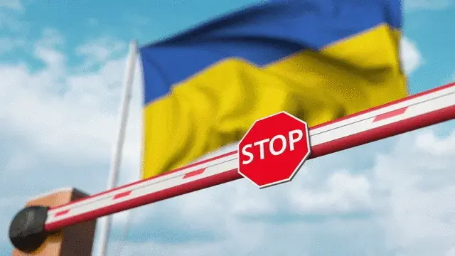 Хто з чоловіків може виїжджати за кордон у жовтні. Пояснення