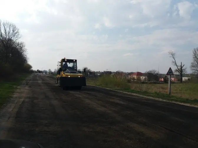 Через ремонт міжнародної траси на Львівщині можливі обмеження руху