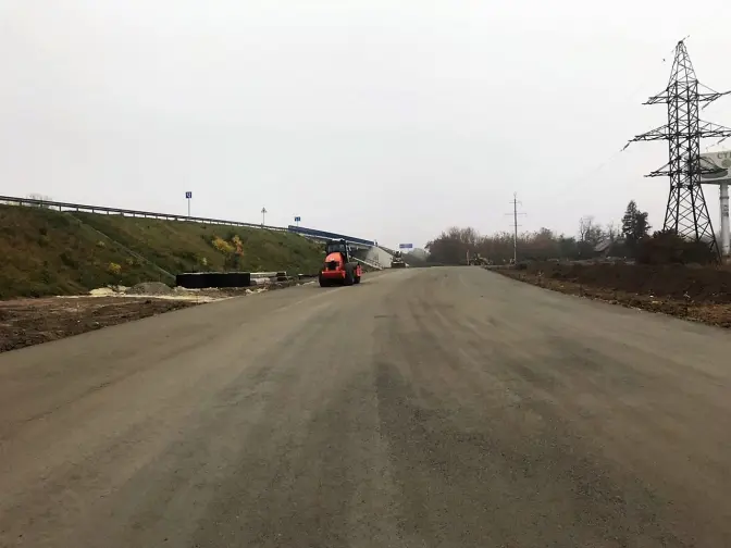 Як будують нову транспортну розв’язку біля Львова. Фото