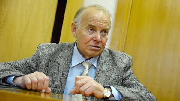 Відомого філолога Олександра Пономарева госпіталізували у тяжкому стані. Небайдужих просять допомогти