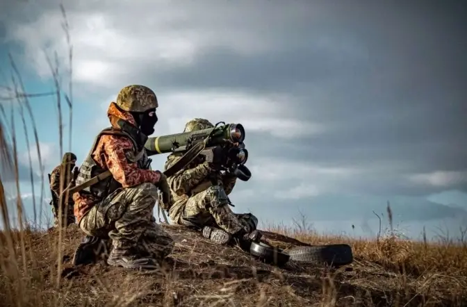 Окупанти за добу втратили 400 військових, 16 танків та майже пів сотні бойових машин
