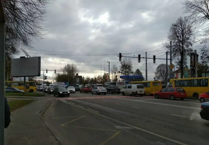 Ситуація на дорогах Львова: не працюють світлофори на трьох вулицях