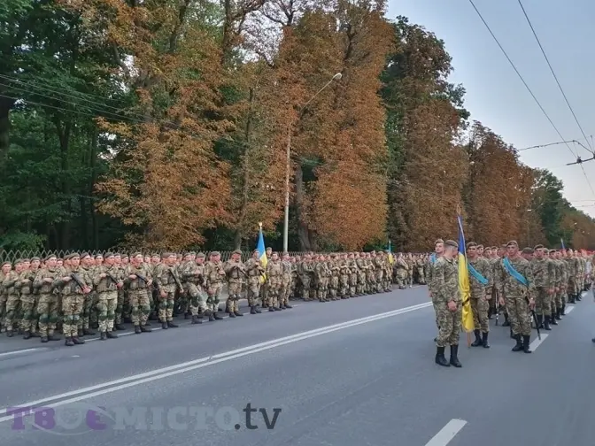 У Львові провели репетицію військового маршу до Дня Прапора. Фото, відео