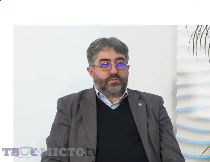 Додаткове озброєння для України та жорсткі санкції можуть зупинити Росію, – політичний експерт